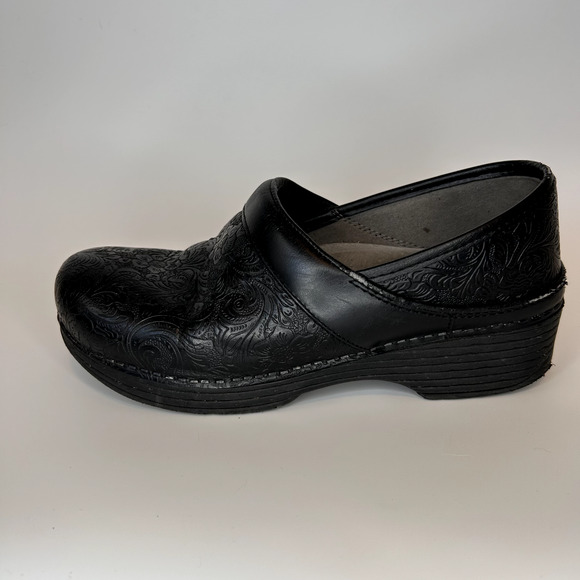 Dansko LT Nursing Clogs Womens 38 Black Floral Tooled Comfort Slip On Elevated - Picture 6 of 9